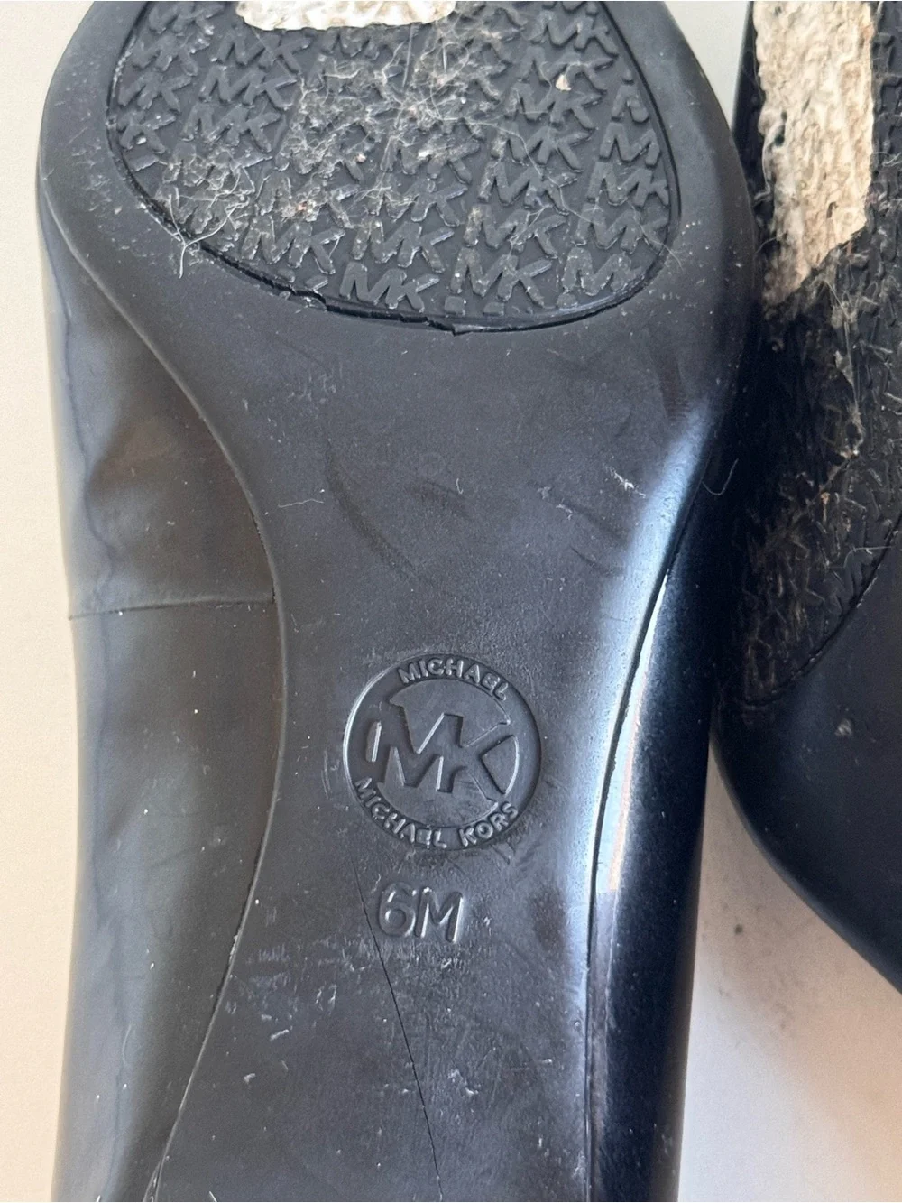 Michael Kors Flex Kitten Pumps Sz 6 Pointed Toe Kitten Heel Black Patent Leather